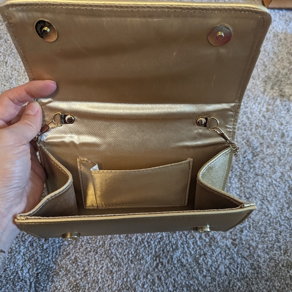 Rhinestone Front Closing Clutch Purse with Chain, Pale Gold. - Picture 8 of 9